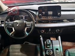 ميتسوبيشي اوتلاندر